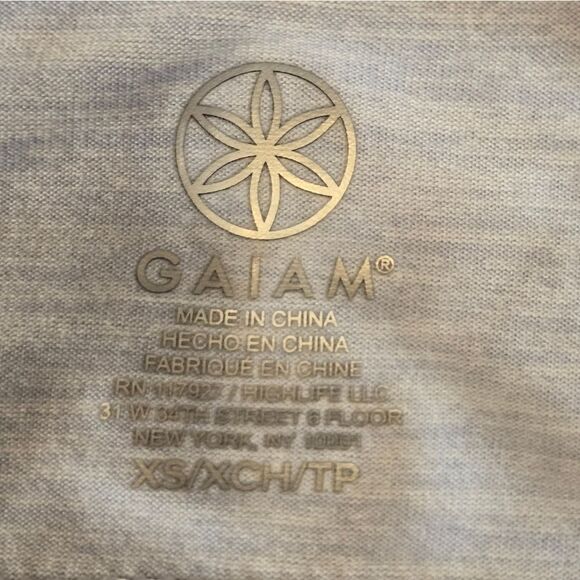 GAIAM Yoga Ruched Cut out Top XSMALL NWT - Picture 9 of 10